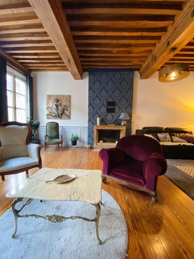 Vaste Appartement Centre Historique De Dole Exteriör bild