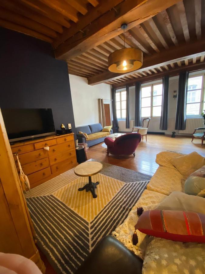 Vaste Appartement Centre Historique De Dole Exteriör bild